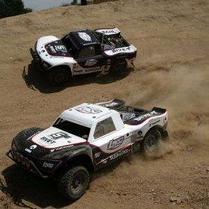 Трак 1/5 4x4 - LOSI 5IVE-T 4WD с системой стабилизации AVC