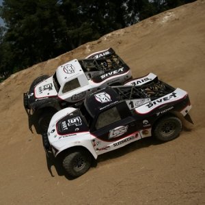 Трак 1/5 4x4 - LOSI 5IVE-T 4WD с системой стабилизации AVC