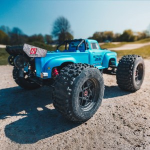 Радиоуправляемая модель ARRMA 1/8 NOTORIOUS 6S V5 4WD BLX RTR (синий) ARA8611V5T2
